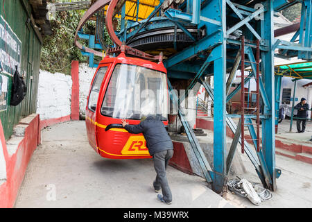 DARJEELING, INDE, le 5 mars 2017 : le téléphérique le téléphérique de Darjeeling est un dans la ville de Darjeeling dans l'état indien du Bengale occidental Banque D'Images