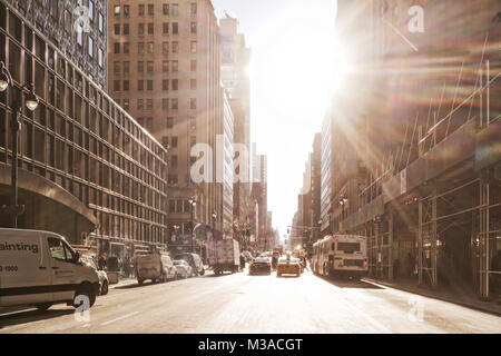 New York/USA 02 JAN 2018 - New york street avec soleil. Banque D'Images