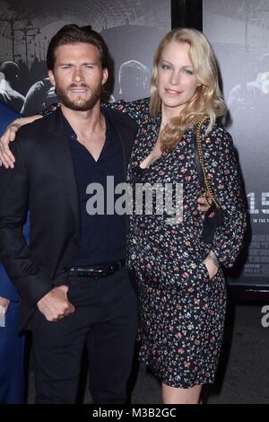 Los Angeles, CA, USA. 5e Février, 2018. Scott Eastwood, Alison Eastwood aux arrivées pour le 15:17 À PARIS Premiere, Steven J. Ross (SJR) Théâtre chez Warner Bros., Los Angeles, CA le 5 février 2018. Credit : Priscilla Grant/Everett Collection/Alamy Live News Banque D'Images