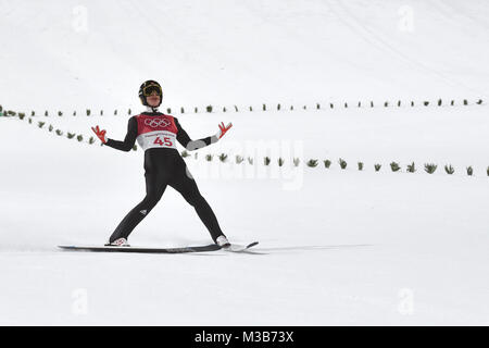 Pyeongchang, Corée du Sud. 10 fév, 2018. La Norvège est Robert Johansson célèbre sa deuxième place lors de l'individuelle au tremplin normal compétition de saut à ski sur le premier jour de l'Pyeongchang 2018 Jeux Olympiques d'hiver à Pyeongchang, Corée du Sud, 10 février 2018. Credit : Angelika Warmuth/dpa/Alamy Live News Banque D'Images