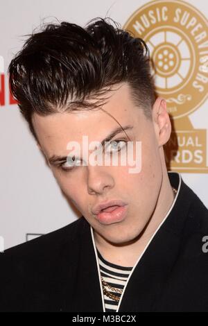 Los Angeles, CA, USA. Feb 8, 2018. Yungblud aux arrivées de 8e édition de la Guilde de superviseurs de musique Awards, le théâtre à l'Ace Hotel, Los Angeles, CA, le 8 février 2018. Credit : Priscilla Grant/Everett Collection/Alamy Live News Banque D'Images