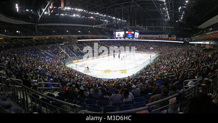 Vue panoramique de Mercedes-Benz Arena de Berlin au cours de la Deutsche Eishockey Liga match Banque D'Images