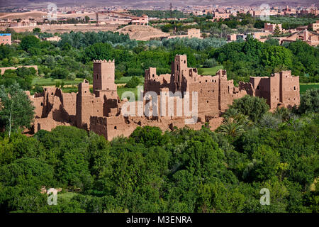 Ruines d'énorme casbah d'El-Kelâa M'Gouna, Maroc, Afrique Banque D'Images