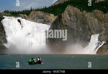 Virginia Falls sur la rivière Nahanni au Canada Banque D'Images