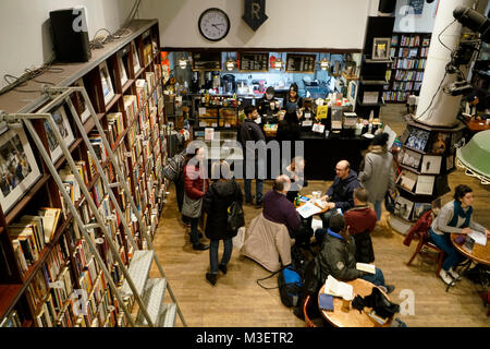 Vue intérieure Housing Works Bookstore Cafe.Soho.Manhattan.New York City.USA Banque D'Images