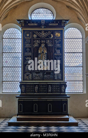 INNSBRUCK, Autriche - 28 janvier : (NOTE DU RÉDACTEUR : Cette image HDR a été numériquement comme composite.) La Chapelle d'argent est considéré à l'Église Hofkirche (Tribunal) le 28 janvier 2018 à Innsbruck, en Autriche. Banque D'Images