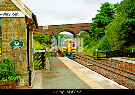 Train pour quitter Carlisle Station Dent, la plus haute station en Angleterre sur l'installer à Carlisle Railway en Cumbria Banque D'Images