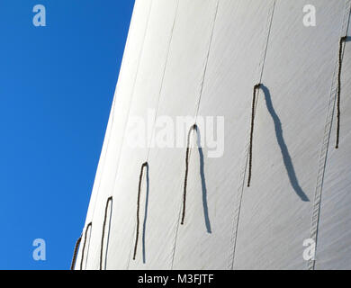 Points d'enrouleurs sur le ketch Reine Galadriel. Banque D'Images