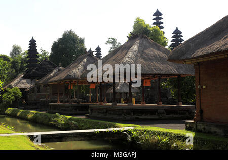 Entouré de douves de sanctum principal Temple de Taman Ayun Pura. Mengwi. Bali.L'Indonésie. Banque D'Images