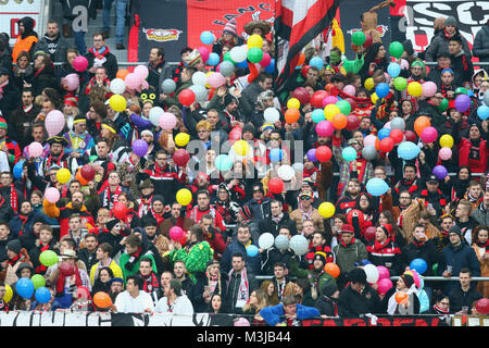 Leverkusen, Allemagne. 10 Février, 2018. Journée de Bundesliga Bayer Leverkusen 22, 04 vs Hertha BSC Berlin : supports avec des ballons. Credit : Juergen Schwarz/Alamy Live News Banque D'Images