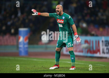 Naples, Italie. 10 février 2018, le stade San Paolo, Naples, Italie, Serie A football, Napoli contre Lazio ; gardien Pepe Reina de Napoli Crédit : Giampiero Sposito/Alamy Live News Banque D'Images