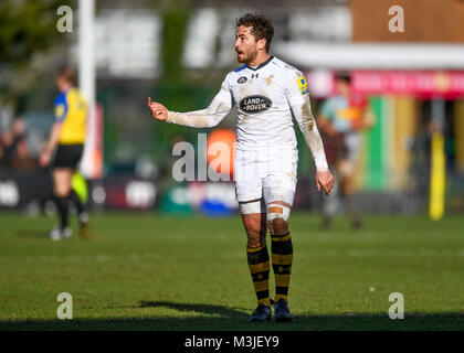 London, UK. 11 Février, 2018. Danny Cipriani de guêpes cris des instructions à ses coéquipiers au cours de Aviva Premiership match entre Harlequins et les Wasps à Twickenham Stoop, le dimanche 11 février 2018. Londres en Angleterre. Credit : Taka Wu/Alamy Live News Banque D'Images