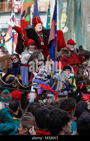 Ivrea, Italie. 11 février 2018. Ivrea Carnaval historique procession Crédit : Marco Destefanis/Alamy Live News Banque D'Images