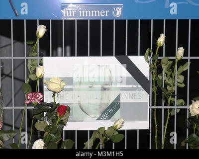 Mahnwache für den verstorbenen FCM-Fan Hannes S. vor der MDCC-Arena am 12.10.2016 Banque D'Images