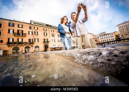 Couple de touristes en vacances à Rome Banque D'Images