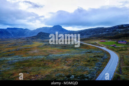 La Norvège Route à travers les montagnes prises en 2017 Banque D'Images
