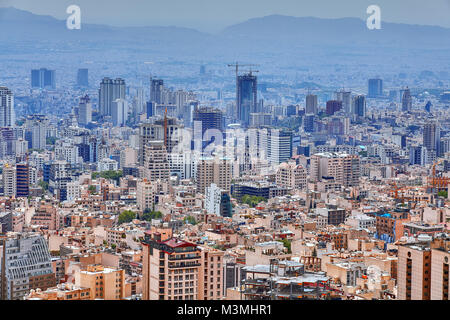 Téhéran, Iran - 28 Avril 2017 : vue panoramique sur la ville de Téhéran, Iran de jour. Banque D'Images