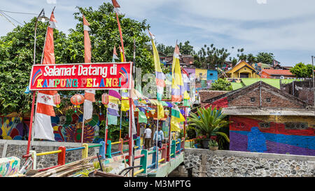 Kampung Pelangi dans Semarang Indonésie Banque D'Images