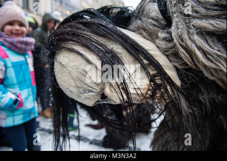 Des centaines d'Krampuses rassembler tous les ans autour du marché de Noël de Munich, avec les membres des groupes d'environ 25 de la Bavière, l'Autriche et du Tyrol du Sud. Banque D'Images