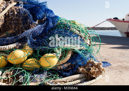 Les filets de pêche et de bouées au port de Benicàssim, Costa del Azahar, Espagne Banque D'Images