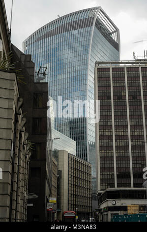 160 mètres de gratte-ciel 20 Fenchurch Street 2009 2014 proj Rafael Vinoly dans City of London, Londres, Angleterre, Royaume-Uni. 5 avril 2015 © Wojc Banque D'Images