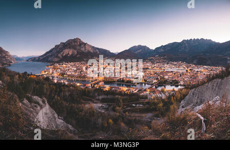 Lever du soleil à Lecco Banque D'Images