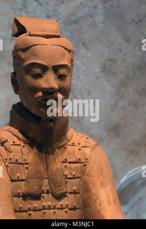 Le conducteur du Premier Empereur de Chine et les guerriers de terre cuite Exposition sur l'affichage à l'World Museum, Liverpool, Angleterre, Royaume-Uni. Banque D'Images