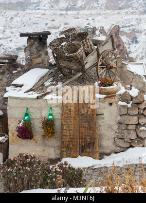 Hôtel en conserve pour l'hiver, alors qu'il n'y a pas de touristes dans la Cappadoce en Turquie. Banque D'Images