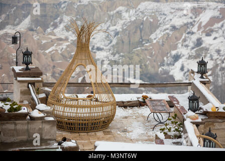 Hôtel en conserve pour l'hiver, alors qu'il n'y a pas de touristes dans la Cappadoce en Turquie. Banque D'Images