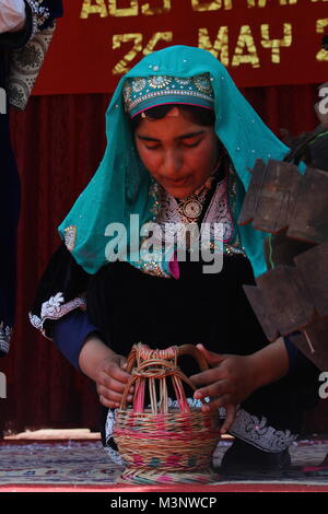 Les femmes cachemiries célébrant Chandigam, Cachemire, Inde, Asie Banque D'Images