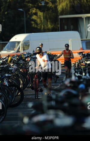 Athlète de l'aire de transition,Weymouth Ironman Triathlon 2017 Banque D'Images