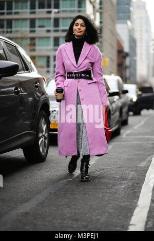 Caroline Issa, rédacteur du magazine du réservoir, pour assister à un défilé pendant la Fashion Week de New York - Dec 10, 2018 - Photo : la piste/Manhattan Chase Zach ***pour un usage éditorial uniquement*** | Verwendung weltweit Banque D'Images