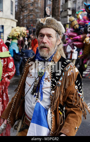 Paris, France. Feb 11, 2018. Le 21e Carnaval de Paris a commencé à partir de la Place Gambetta à la place de la République, dimanche 11 février 2018 à Paris, France. Credit : Bernard Menigault/Alamy Live News Banque D'Images