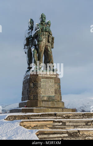 Lever du soleil à la Memorial Commando près de Spean Bridge, Ecosse, Royaume-Uni Banque D'Images