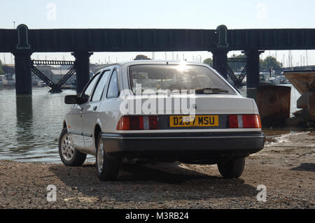 1986 Ford Sierra hatchback voiture familiale et politique 'rep mobile' des années 80 Banque D'Images
