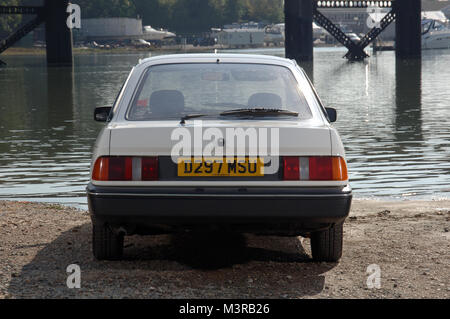 1986 Ford Sierra hatchback voiture familiale et politique 'rep mobile' des années 80 Banque D'Images