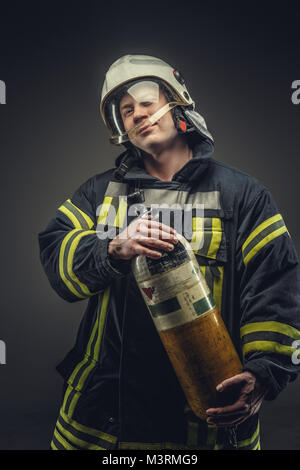 Portrait de pompier en uniforme de la sécurité. Banque D'Images