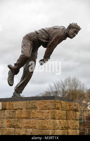 Fred Trueman Légende Cricket Statue en bronze Skipton North Yorkshire Banque D'Images