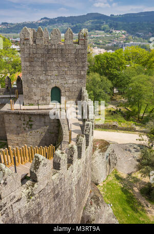 Vue depuis le château de Guimaraes au Portugal Banque D'Images