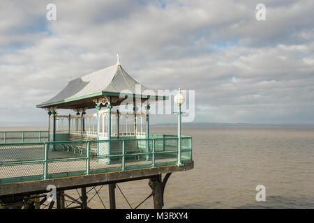 Journée d'hiver sur la jetée de Clevedon, North Somerset Banque D'Images