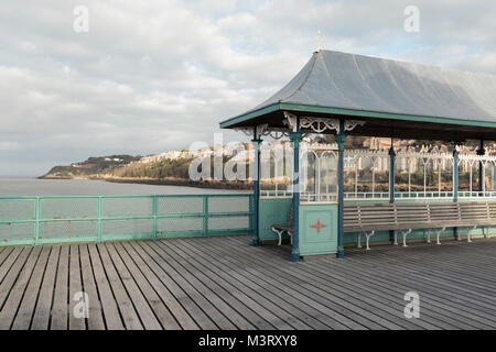 Journée d'hiver sur la jetée de Clevedon, North Somerset Banque D'Images