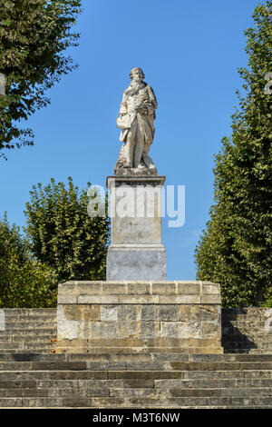 Statue d'Antoine Megret d'Etigny, Place de la libération, Auch, Gers (Gascogne), l'Occitanie (Midi-Pyrénées), le sud-ouest de la France Banque D'Images