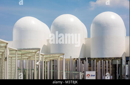 Exposition internationale EXPO MILANO 2015. Poteau en plastique dans le pavillon enel Banque D'Images