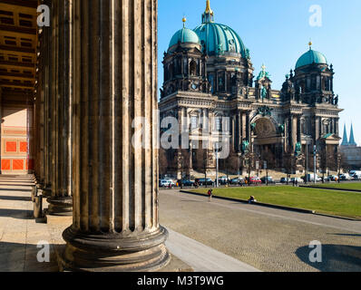 Vue sur la cathédrale de Berlin, Berliner Dom, sur l'île de musée sur Lustgarten (Museumsinsel) à Mitte, Berlin, Allemagne Banque D'Images