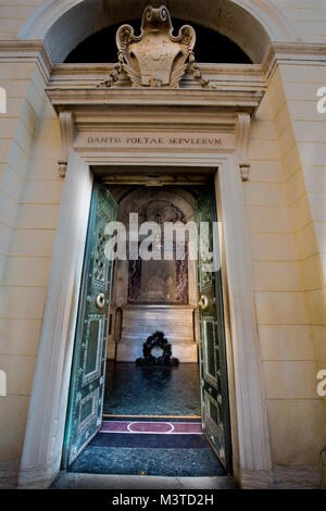 L'entrée de la tombe de Dante à Ravenne en Italie Banque D'Images