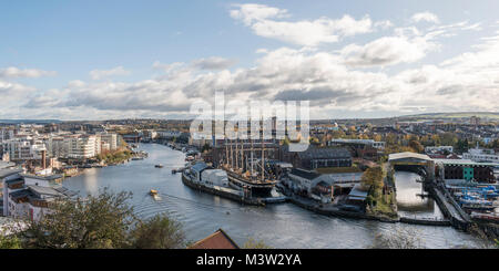Vue sur Bristol Harbourside réaménagée de Cliftonwood. Banque D'Images