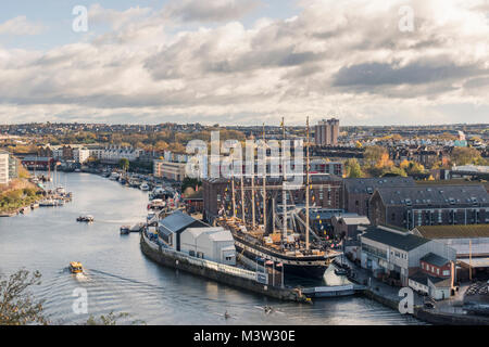 Vue sur Bristol Harbourside réaménagée de Cliftonwood. Banque D'Images