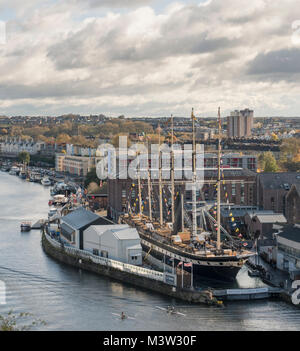 Vue sur Bristol Harbourside réaménagée de Cliftonwood. Banque D'Images