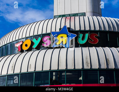 Toys R Us le logo affiché sur l'un de ses magasins. Banque D'Images