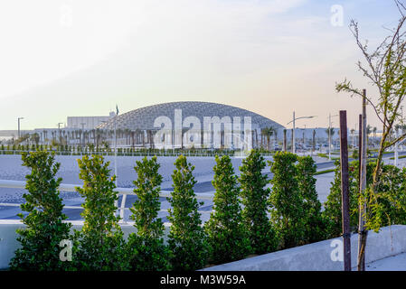 Vue sur le dôme, Musée Louvre Abu Dhabi quartier culturel, Abu Dhabi, UAE Banque D'Images